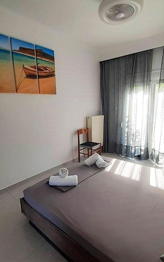 Ourania Apartment อัสโปรวาลตา ภายนอก รูปภาพ